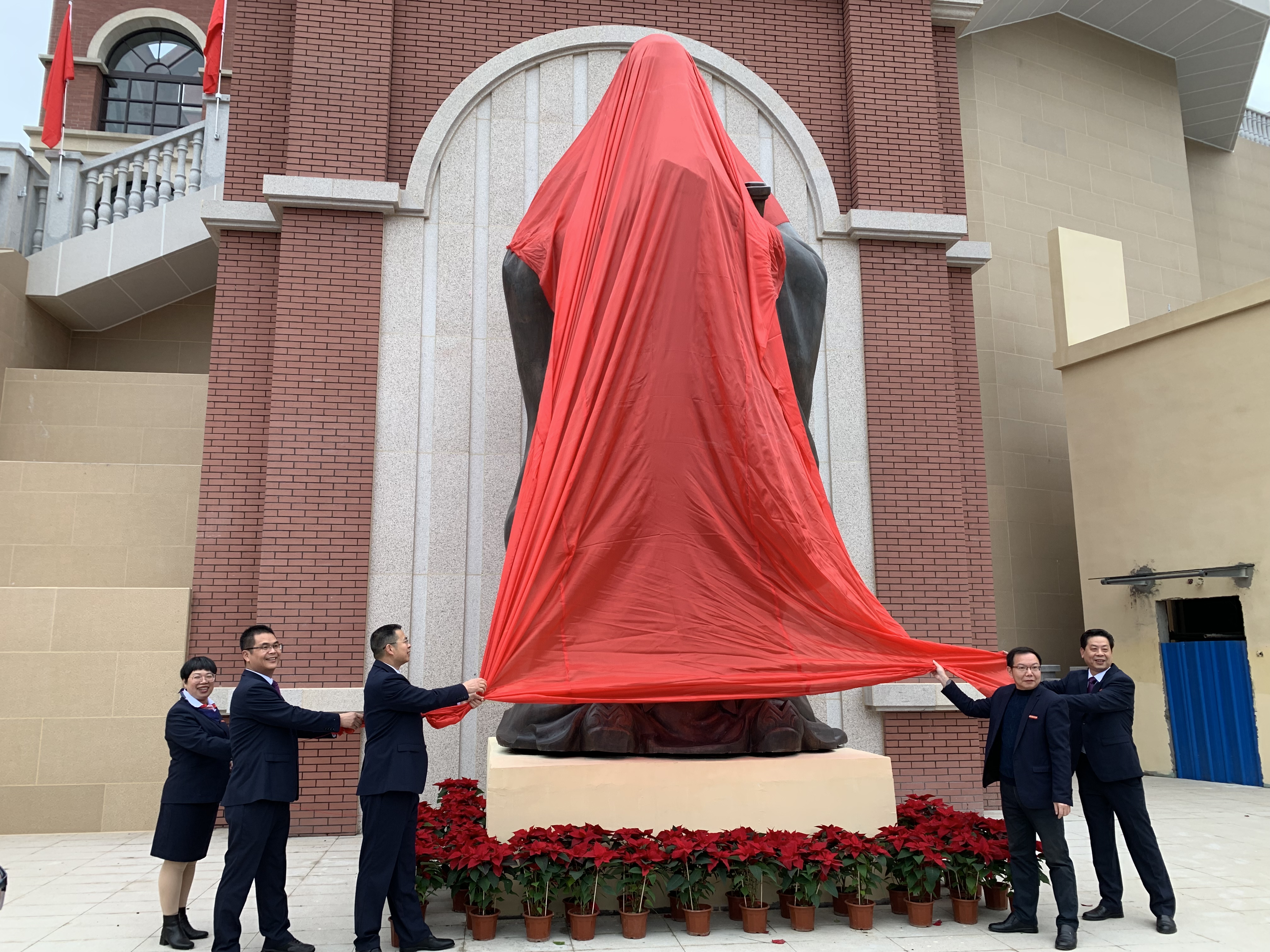 福州高級中學舉行新校門啟用和孔子像揭幕儀式
